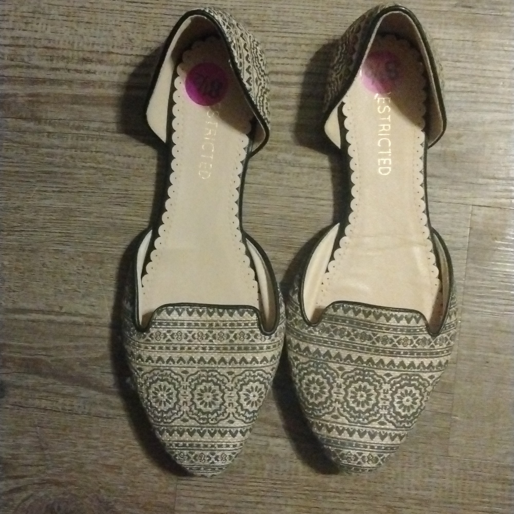Restricted Glendale flats for Women, sz 8.5